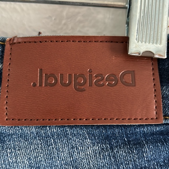 Brand- .laugiseD  size 28  💎 jeweled front button embellished pockets/ & bottom - Picture 8 of 13